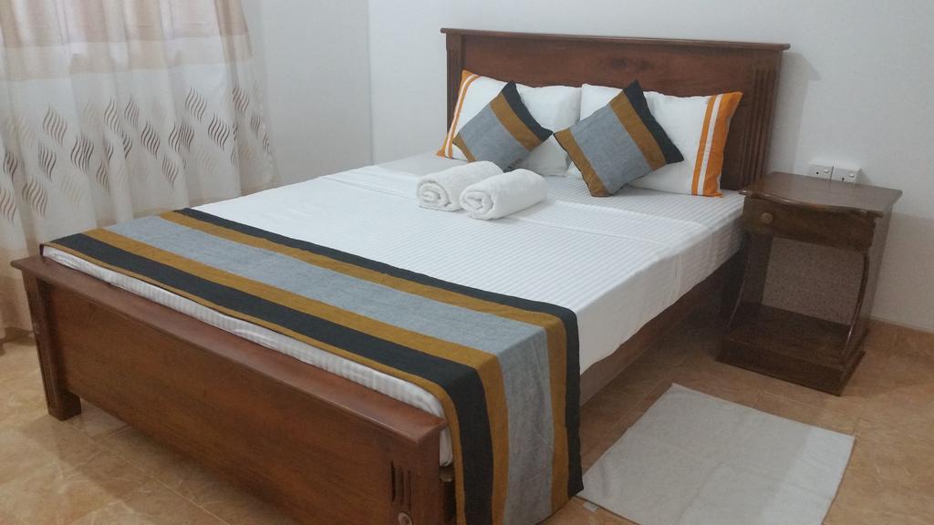 Sanasuma Rest Hotel Anuradhapura Exterior photo