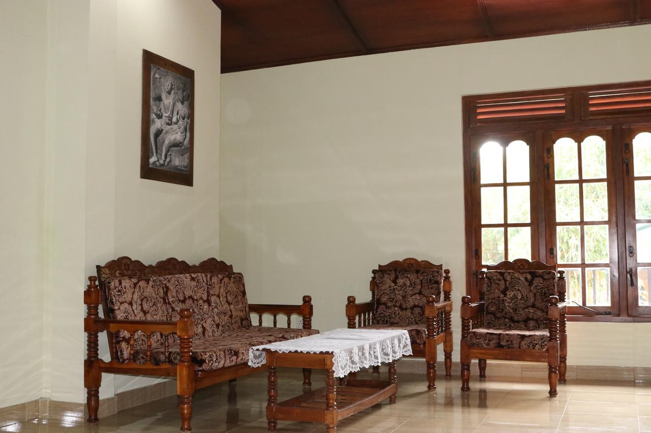 Sanasuma Rest Hotel Anuradhapura Exterior photo