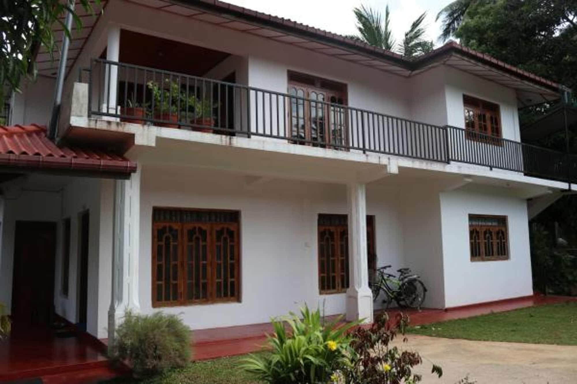 Sanasuma Rest Hotel Anuradhapura Exterior photo